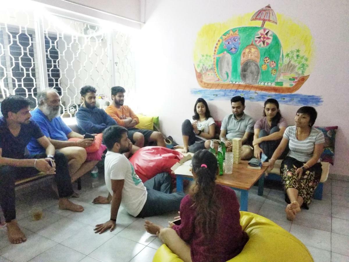 Gibbon Backpackers Hostel Guwahati Buitenkant foto